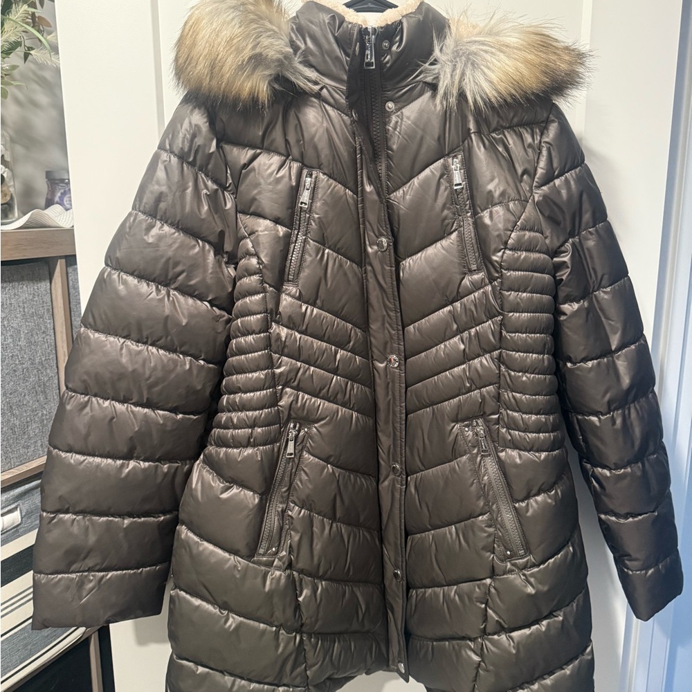 Laundry By Shelli Segal Metallic Dark Taupe Puffer Jacket with Faux Fur Trim